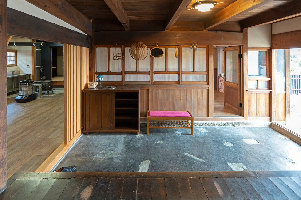 奈良県山辺郡山添村岩屋：土間写真