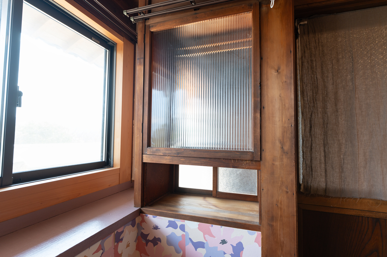 奈良県山辺郡山添村岩屋：飾り棚写真