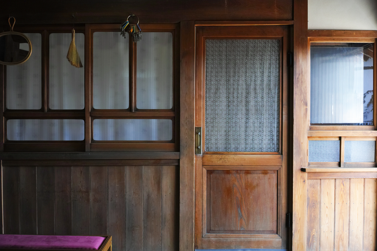 奈良県山辺郡山添村岩屋：ドア写真