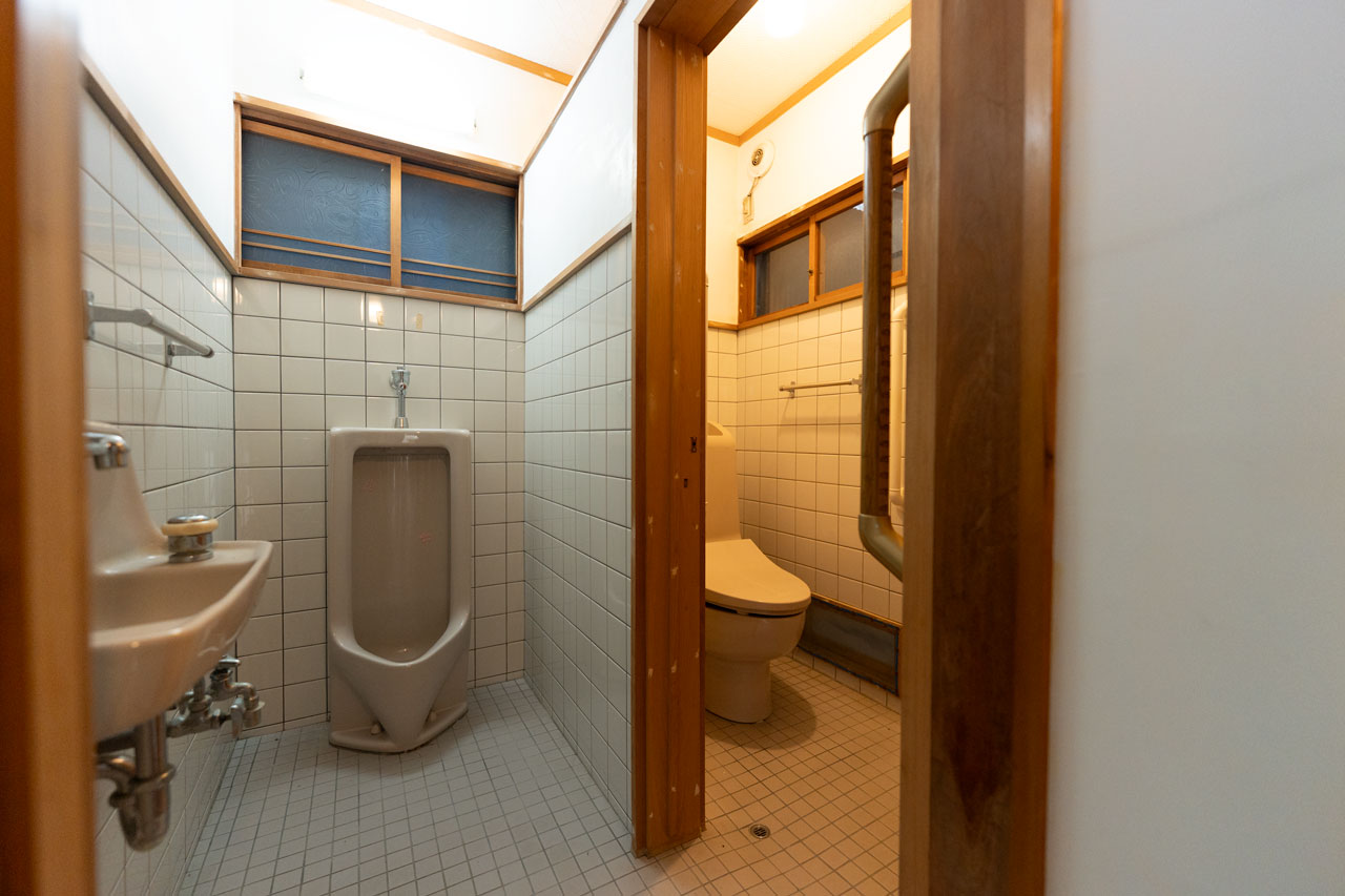 奈良県宇陀市大宇陀中新：トイレ写真