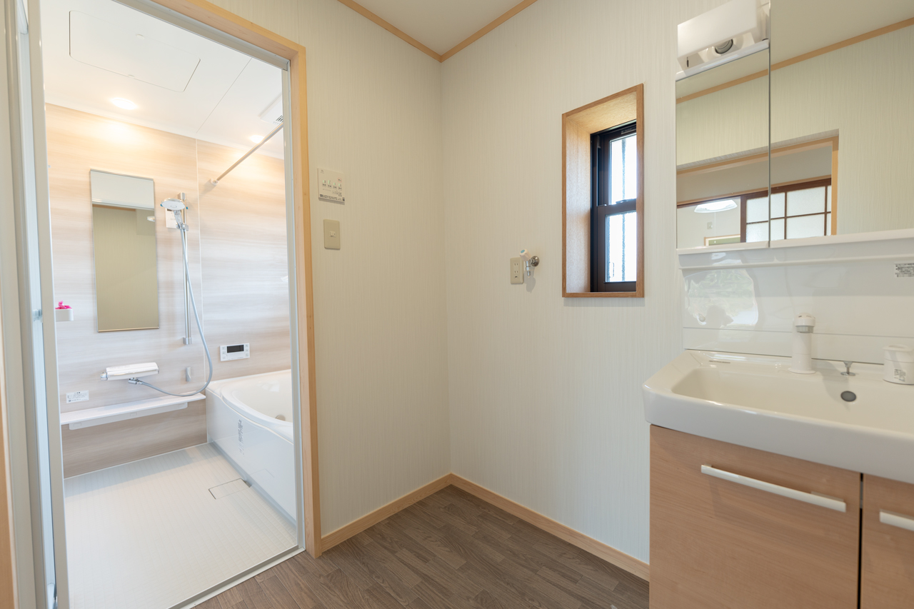 桜井市大字芝：洗面室写真