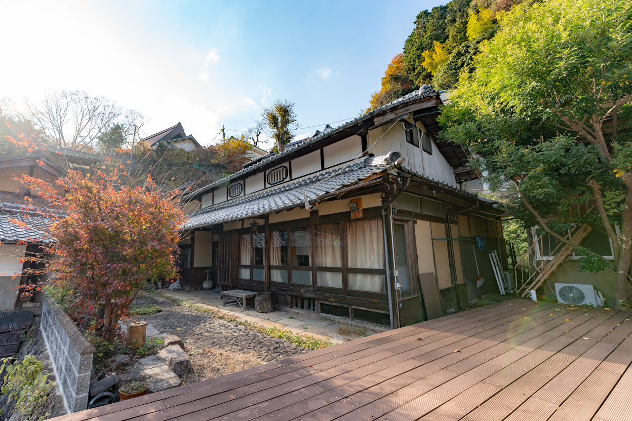 奈良市月ヶ瀬桃香野：お庭と平屋写真
