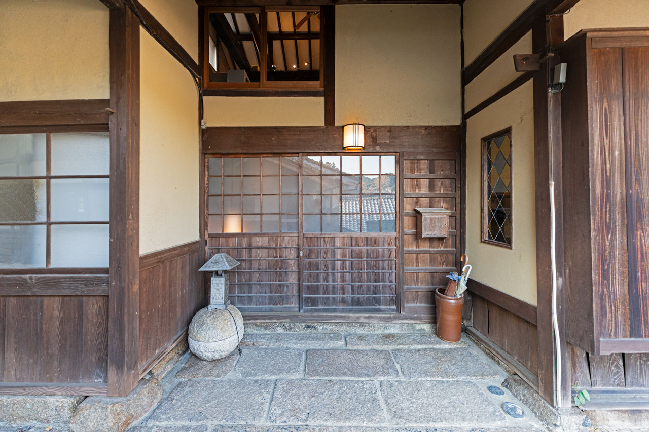 奈良市月ヶ瀬桃香野：玄関写真