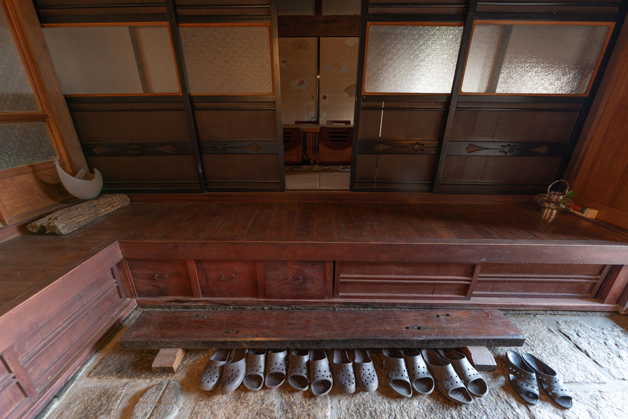 奈良市月ヶ瀬桃香野：玄関台写真