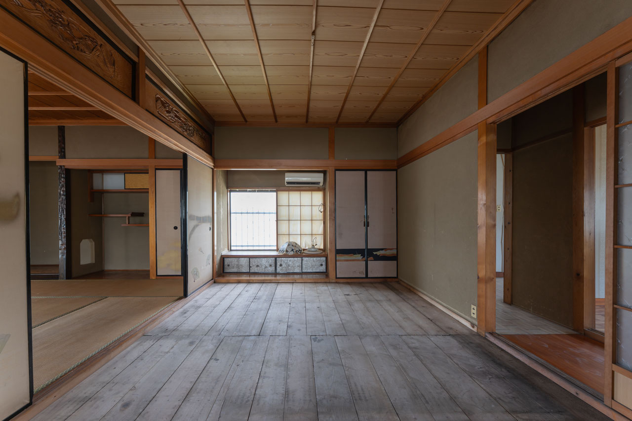 宇陀市大宇陀大東：畳の痛みがあった和室は畳を撤去しています