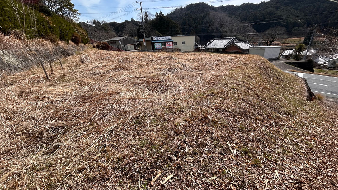 奈良県宇陀市榛原山辺三：前面の畑