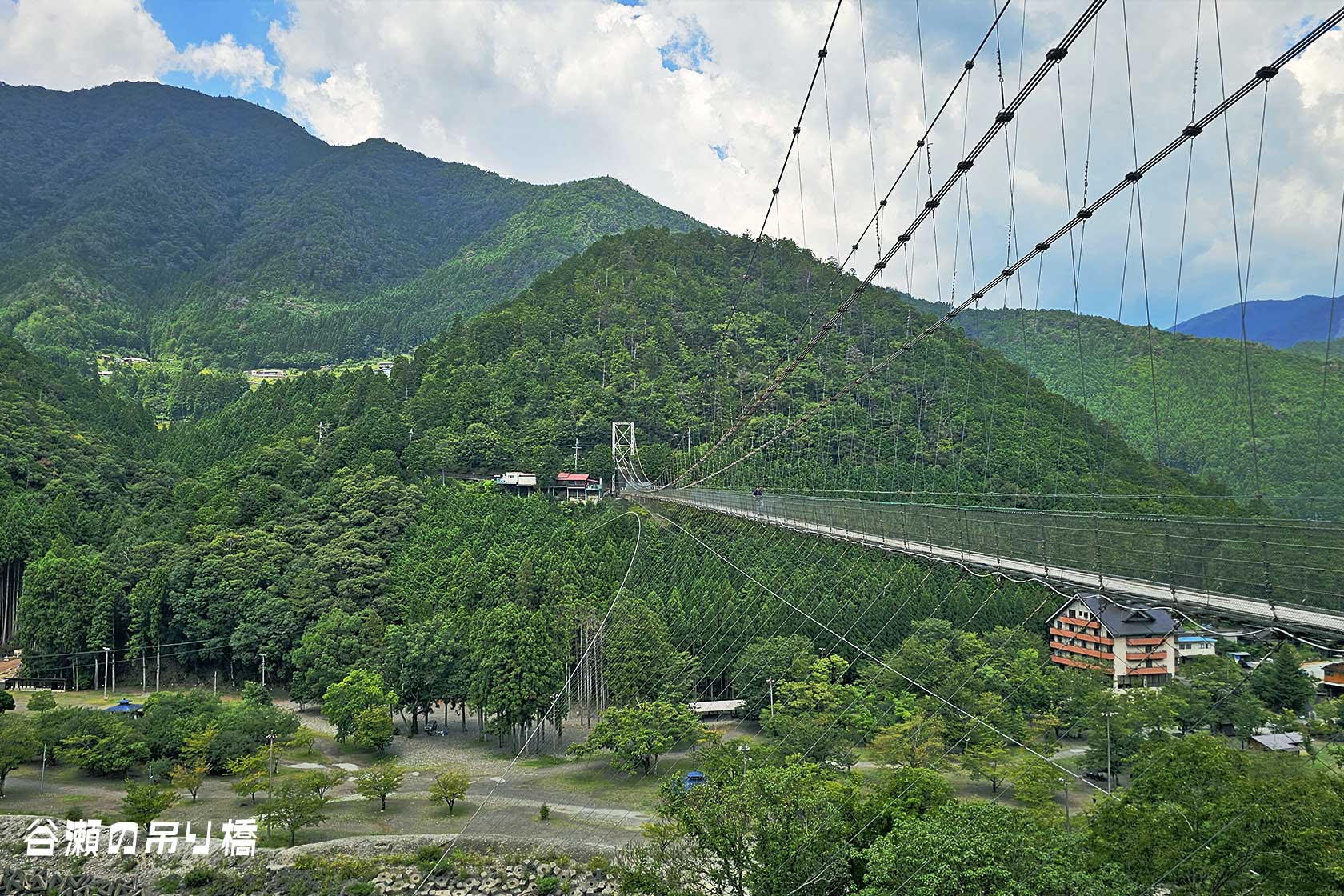 奈良県十津川村大字上野地：谷瀬の吊り橋