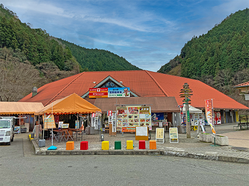 道の駅 吉野路黒滝　車で7分