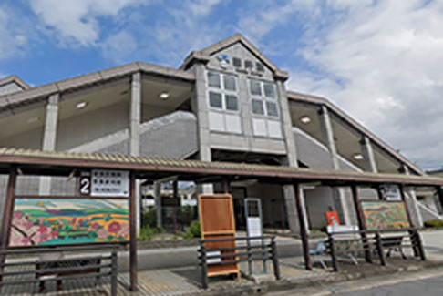  近鉄大阪線「桜井」駅まで車で約6分